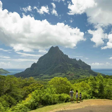 Vue sur les 2 baies de Moorea© Grégoire Le Bacon