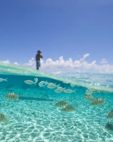 Faire du paddle sur le lagon c Tahiti Tourisme