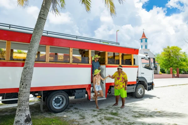 Le truck, un transport chaleureux qui reflète bien Tahiti Et Ses Îles - FAKARAVA_©_Grégoire Le Bacon