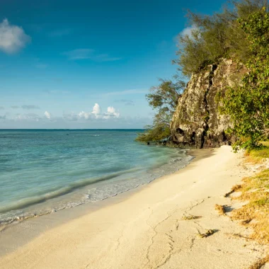 Un coin plage de Raivavae ©_Grégoire Le Bacon