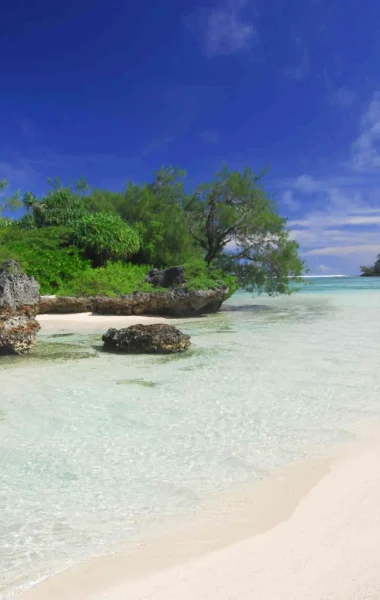 Plage de sable blanc à Rimatara ©_Frédéric Cristol