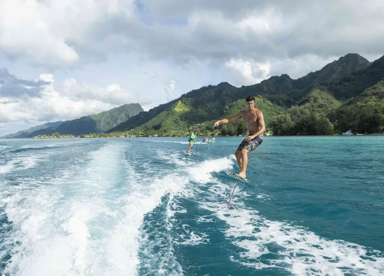 Session de foil à Moorea ©Grégoire Le Bacon