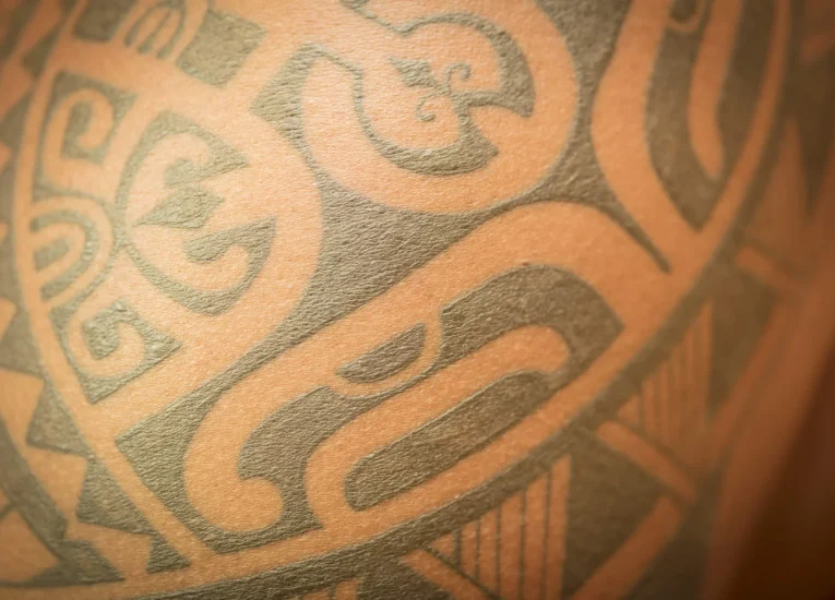 tatouage tahitien